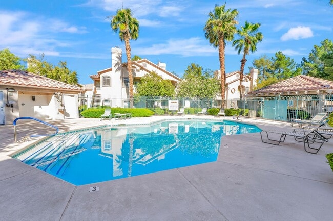 Building Photo - Stylishly Renovated Condo with Modern Finishes in a Gated Community!