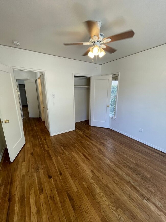 Building Photo - Charming Land Park 2/1 Apartment