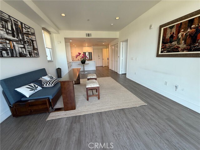 Building Photo - 56 E Duarte Rd