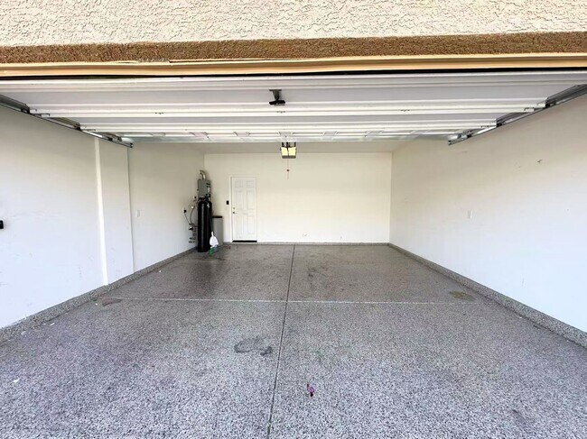 Building Photo - 8191 Dover Canyon Ct