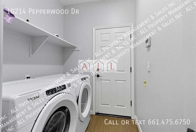 Building Photo - 10214 Pepperwood Dr