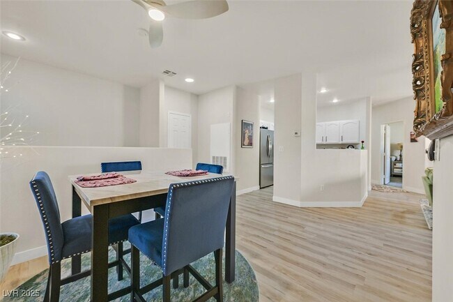 Building Photo - 8737 Red Brook Dr