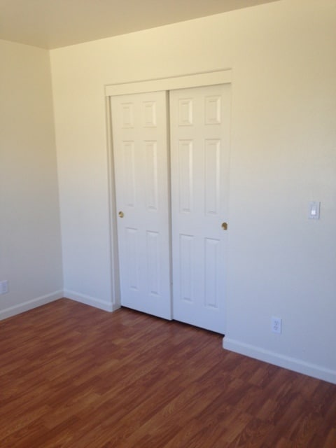 Building Photo - Los Banos, Large 2 story 5 bedroom 3 full ...