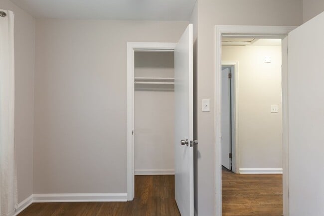 Building Photo - Renovated 3/2 w/ Fenced In Backyard and Courtyard!