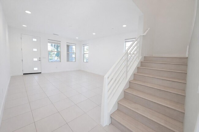 Building Photo - 35770 McCarthy St