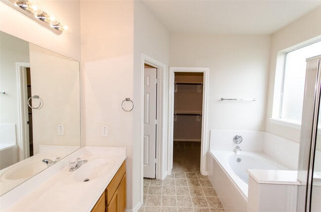 Building Photo - 16323 Yabbie Dr