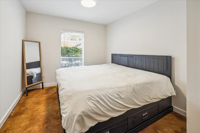 Building Photo - 2720 La Branch St