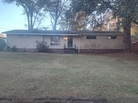 Building Photo - 665 Heather Ln