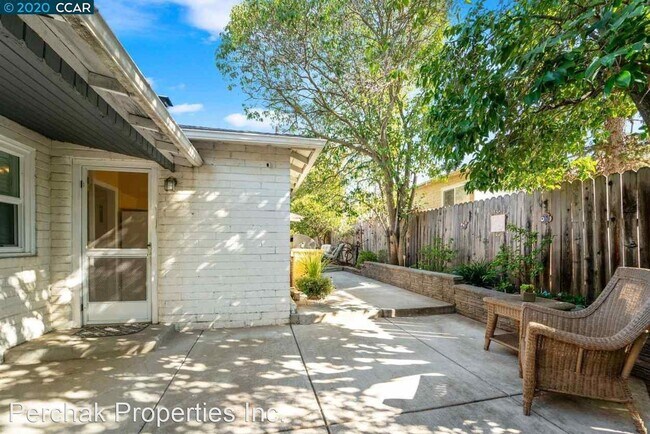 Building Photo - 2 br, 1 bath House - 1680 La Bonita