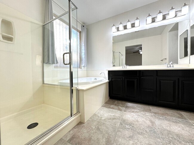 Building Photo - Lantern Gardens