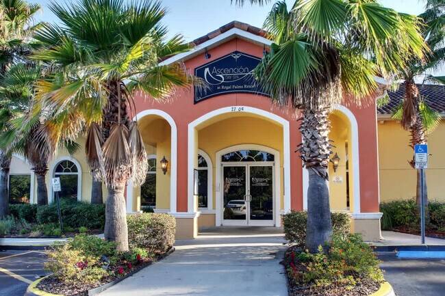 Building Photo - 1042 Calabria Ave