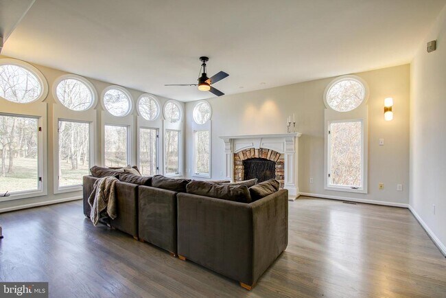 Building Photo - 710 Parrish Farm Ln