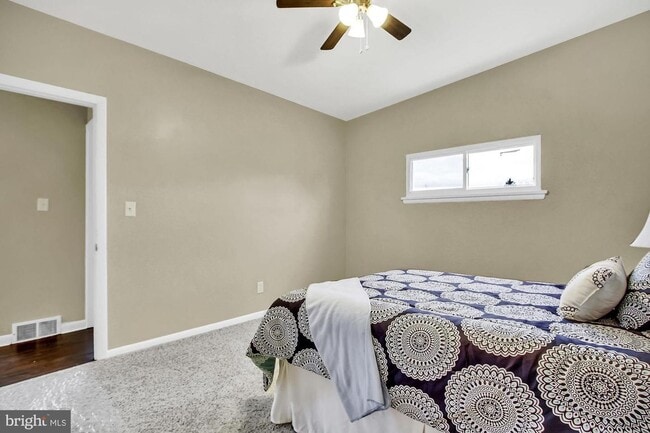 Building Photo - Coming Soon- Beautiful 3 Bedroom, 1 Bath h...