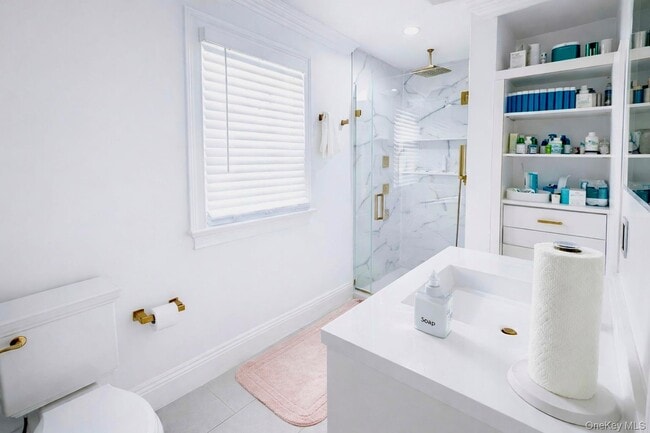 Building Photo - 2345 Lancaster Ave