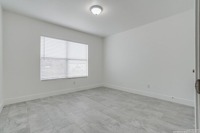 Building Photo - 9958 Panther Bay