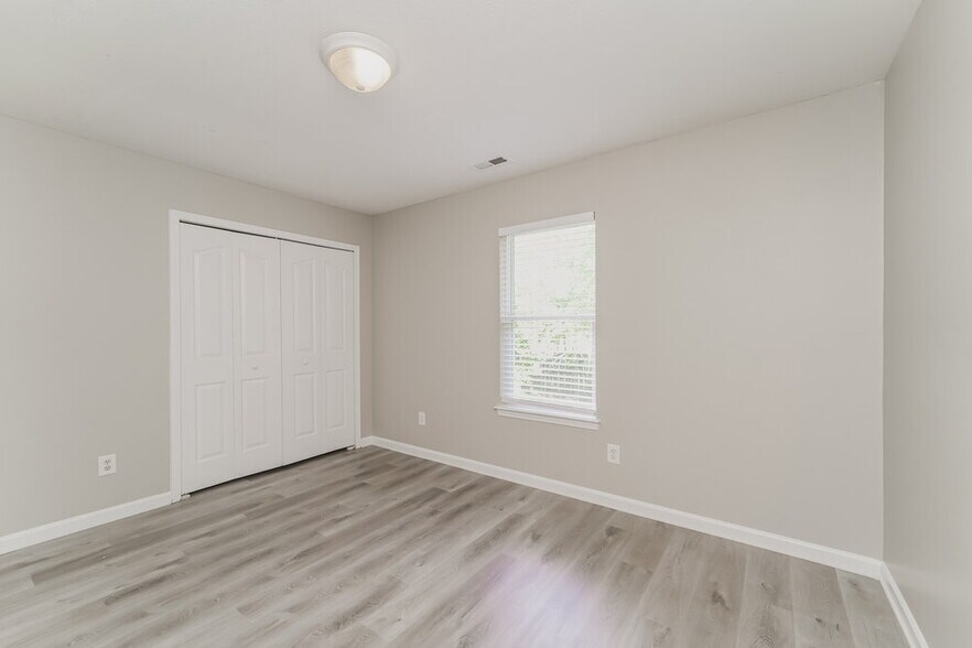 Building Photo - 3910 Hunter Hill Ln