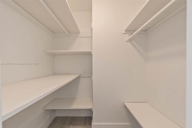 Building Photo - 15250 SW 154th Ave