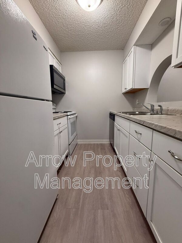 Building Photo - 4541 Tranquility Dr