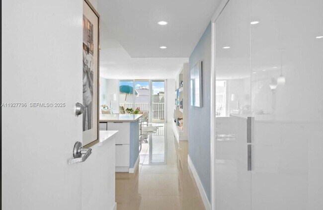 Building Photo - 3580 S Ocean Blvd