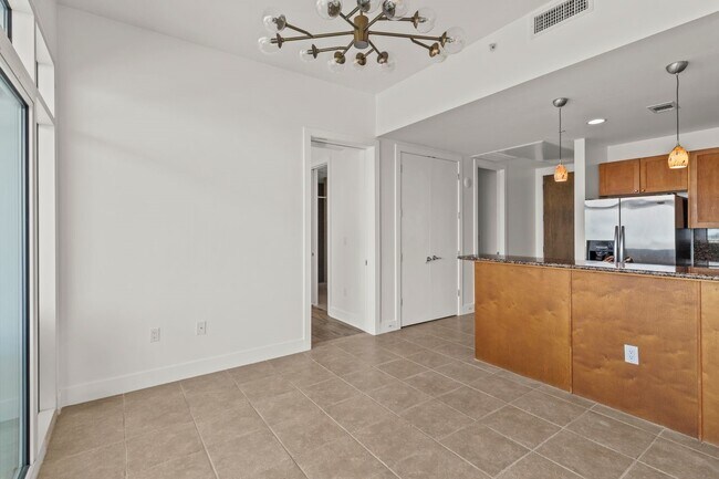 Building Photo - 500 Seawall Blvd