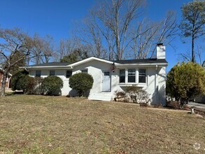 Building Photo - West end Custom rancher close to everything