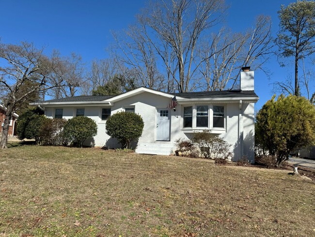 Primary Photo - West end Custom rancher close to everything