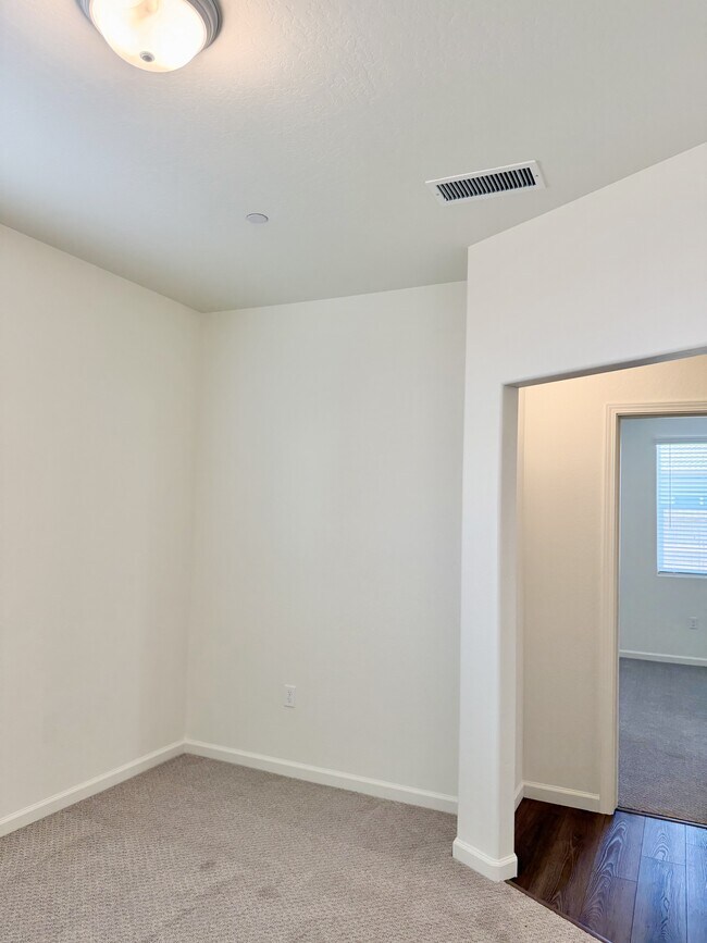 Building Photo - 1473 Concord Way