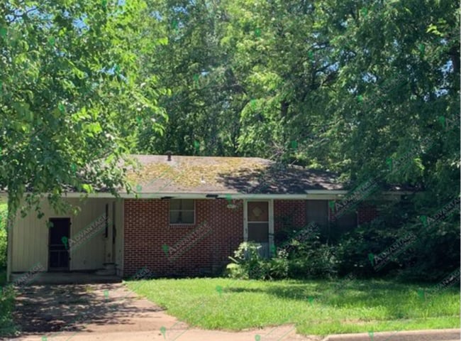 Primary Photo - 1423 College Ave