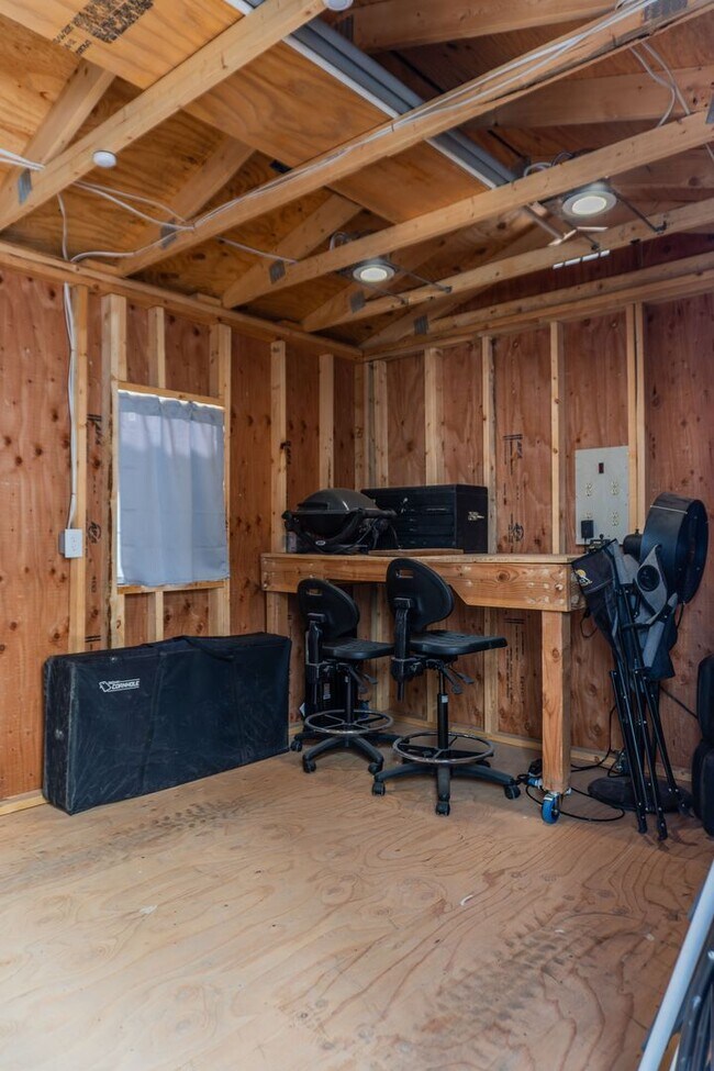 Building Photo - Turn-Key Park Model in Yuma Foothills – Fu...