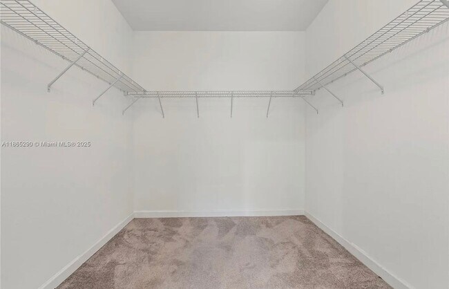 Building Photo - Stunning 3BR House in Homestead