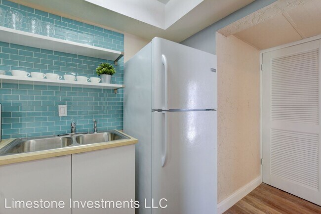 Building Photo - 2 br, 2.5 bath House - 1403 Rexford Place