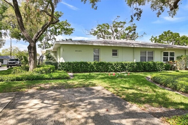 Building Photo - 2833 Orange Tree Cir N