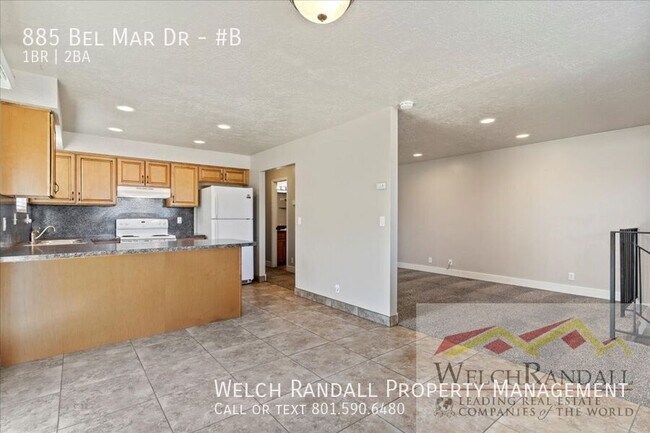 Building Photo - 885 Bel Mar Dr