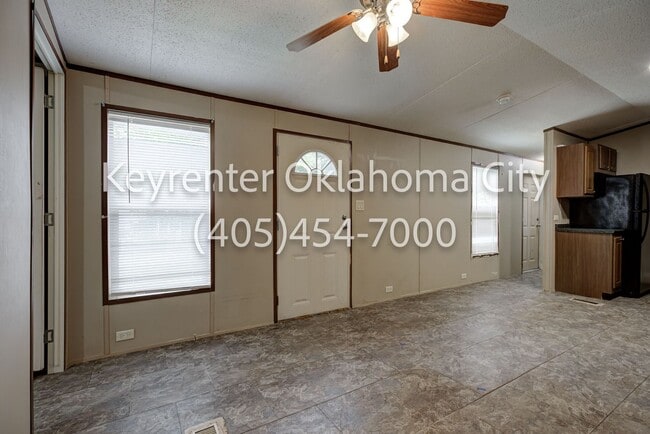 Building Photo - Spacious 2BD/1BTH Home In OakRidge Village In Spencer