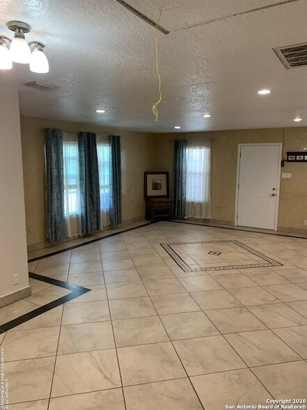 Building Photo - 1750 W Craig Pl