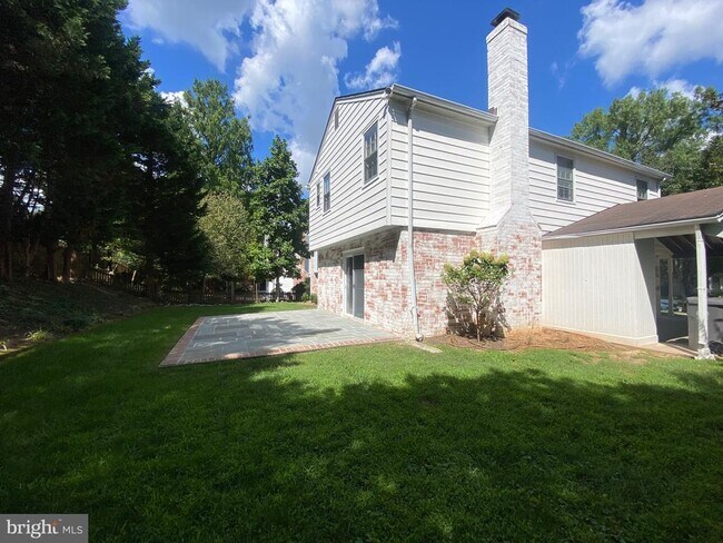 Building Photo - 615 Smallwood Rd