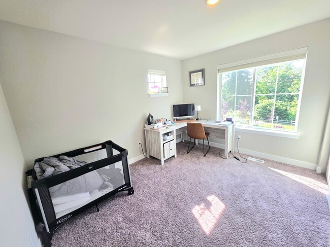 Building Photo - 8414 Gilman Wy