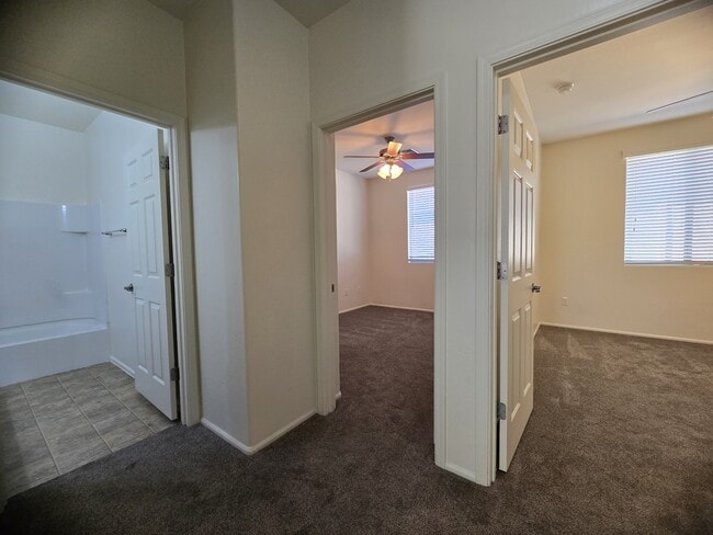 Building Photo - 3303 S Lakeside Ridge Loop