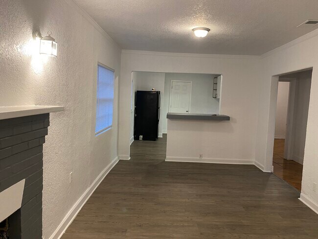 Living Room: view from Front Door - 735 27th Ave W