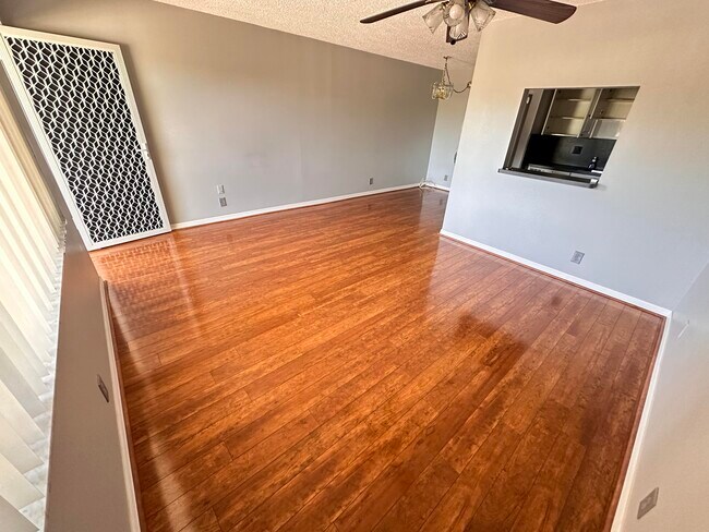 Primary Photo - 100 Village Green Cir E