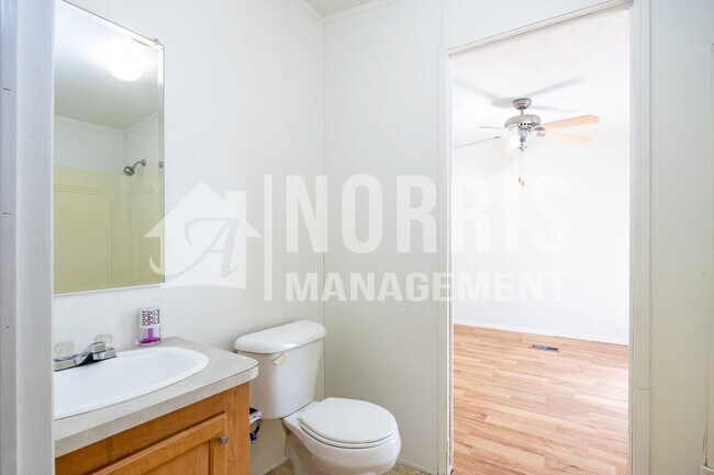 Building Photo - 9960 S Niehaus Rd