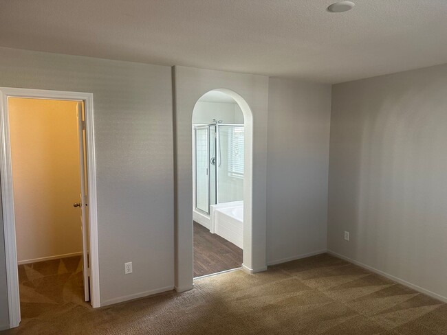 Building Photo - Henderson!!! Community: Cadence!! 4 Bedrooms!!! Bed & Full bath downstairs!! Loft/computer area u...