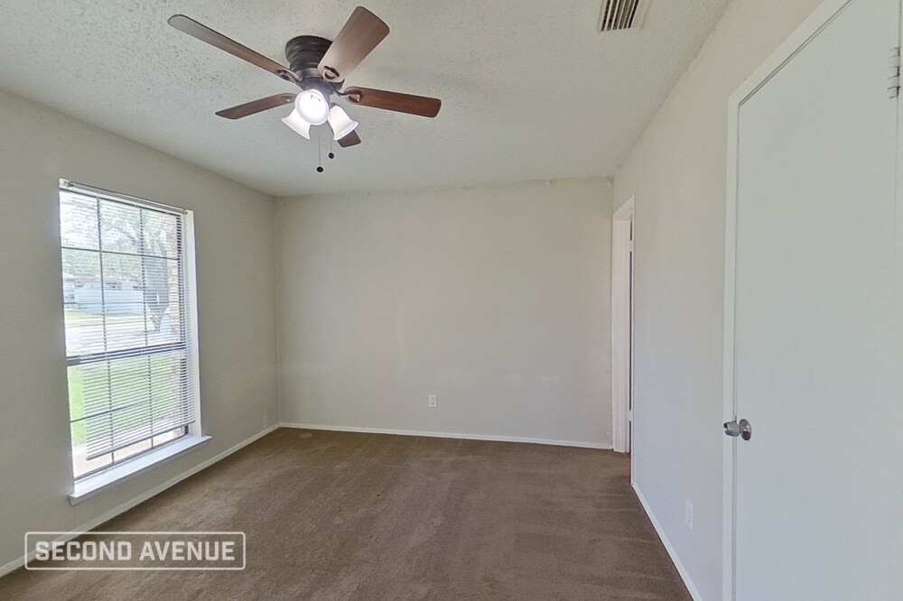 Building Photo - 1705 Allentown Dr