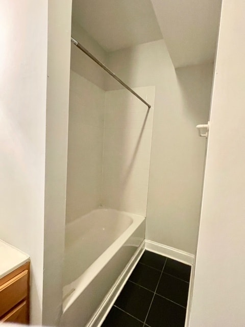 Building Photo - 908 W Waveland Ave