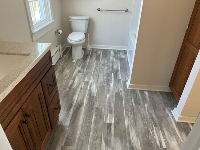 Building Photo - $1,600 Farmhouse Palmyra 4 bedroom 1.5 bath