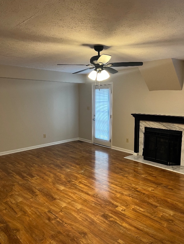 Building Photo - 285 Rosemont Garden