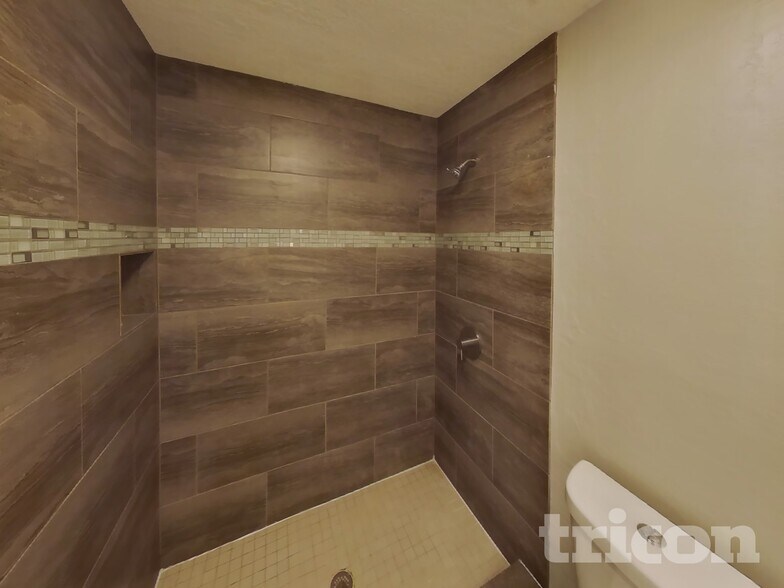 Building Photo - 616 Via Miramonte