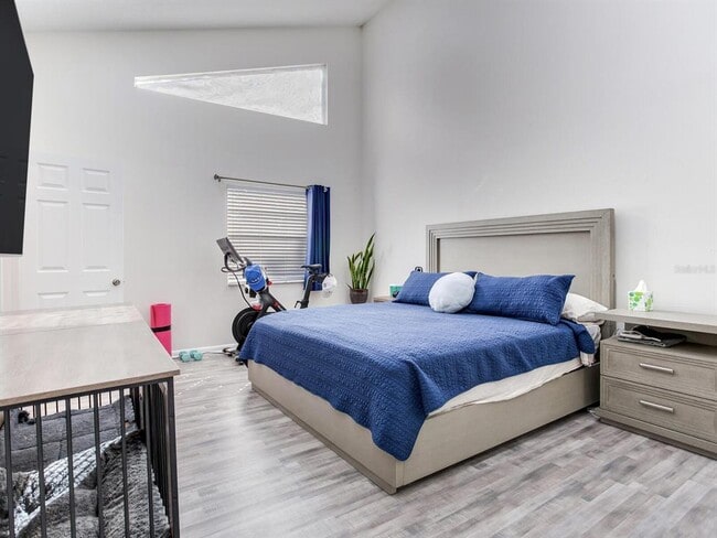 Building Photo - 3219 W San Juan St