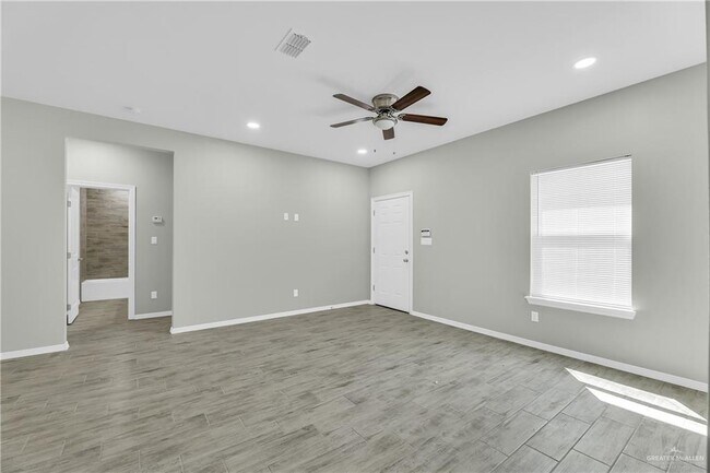 Building Photo - 1500 W Heritage Dr