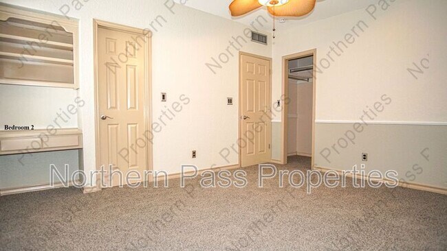 Building Photo - 612 Willow Glen Dr
